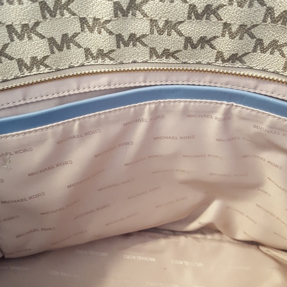 Michael Kors Tote Purse - Picture 5 of 5